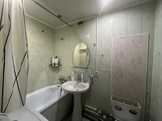 Продам двухкомнатную (2-комн.) квартиру, Луначарского ул, 147, Белореченск г