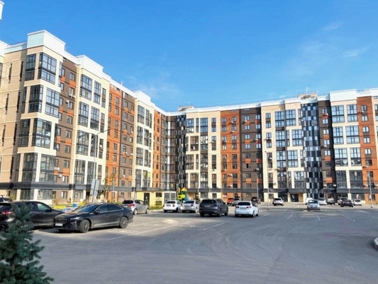 Продам трехкомнатную (3-комн.) квартиру, им. генерала Корнилова ул, 9к2, Краснодар г