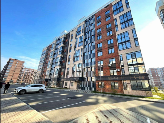 Продам трехкомнатную (3-комн.) квартиру, им. генерала Корнилова ул, 9к2, Краснодар г