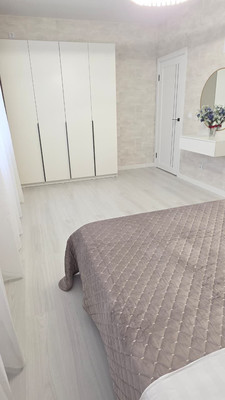 Продам трехкомнатную (3-комн.) квартиру, Конгрессная ул, 19, Краснодар г