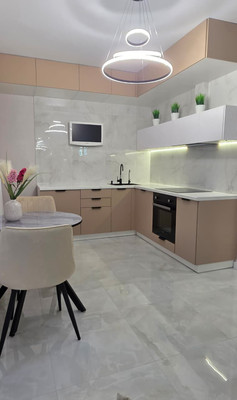 Продам трехкомнатную (3-комн.) квартиру, Конгрессная ул, 19, Краснодар г