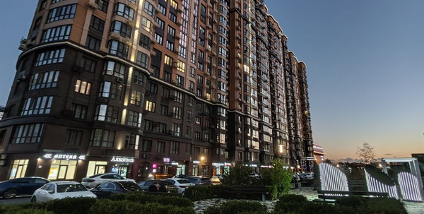 Продам трехкомнатную (3-комн.) квартиру, Конгрессная ул, 19, Краснодар г