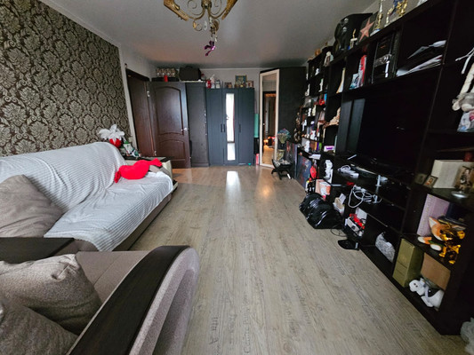 Продам трехкомнатную (3-комн.) квартиру, Полбина ул, 32, Москва г