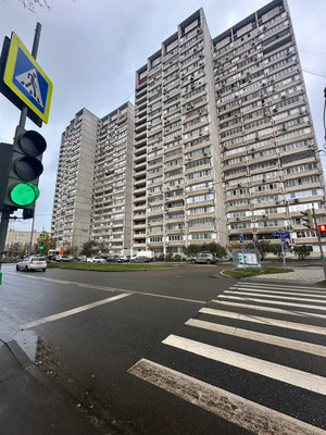Продам трехкомнатную (3-комн.) квартиру, Полбина ул, 32, Москва г