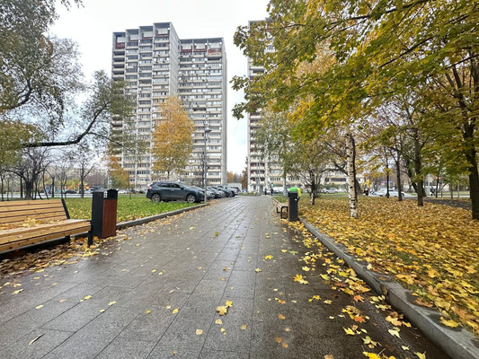 Продам трехкомнатную (3-комн.) квартиру, Полбина ул, 32, Москва г