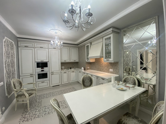 Продам трехкомнатную (3-комн.) квартиру, Мусы Джалиля ул, 15, Нижневартовск г