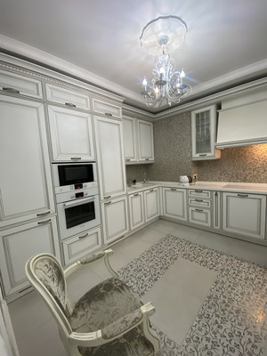 Продам трехкомнатную (3-комн.) квартиру, Мусы Джалиля ул, 15, Нижневартовск г