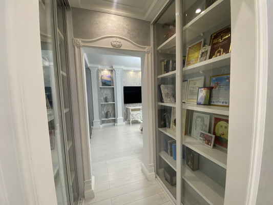 Продам трехкомнатную (3-комн.) квартиру, Мусы Джалиля ул, 15, Нижневартовск г