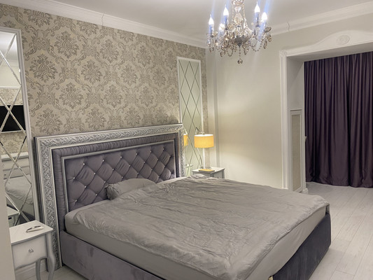 Продам трехкомнатную (3-комн.) квартиру, Мусы Джалиля ул, 15, Нижневартовск г