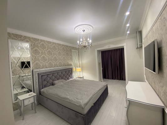 Продам трехкомнатную (3-комн.) квартиру, Мусы Джалиля ул, 15, Нижневартовск г