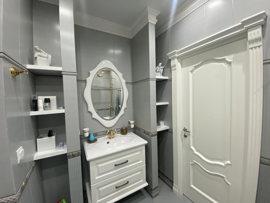 Продам трехкомнатную (3-комн.) квартиру, Мусы Джалиля ул, 15, Нижневартовск г