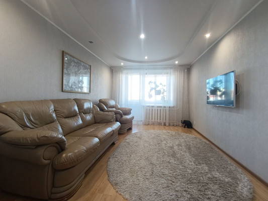 Продам трехкомнатную (3-комн.) квартиру, Свердлова ул, 10, Ишим г