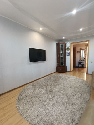 Продам трехкомнатную (3-комн.) квартиру, Свердлова ул, 10, Ишим г