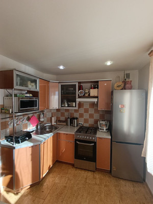 Продам трехкомнатную (3-комн.) квартиру, Свердлова ул, 10, Ишим г