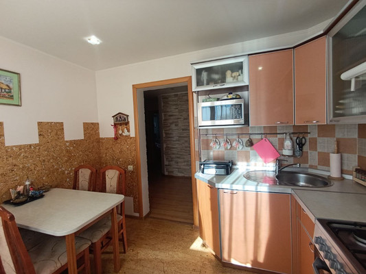 Продам трехкомнатную (3-комн.) квартиру, Свердлова ул, 10, Ишим г