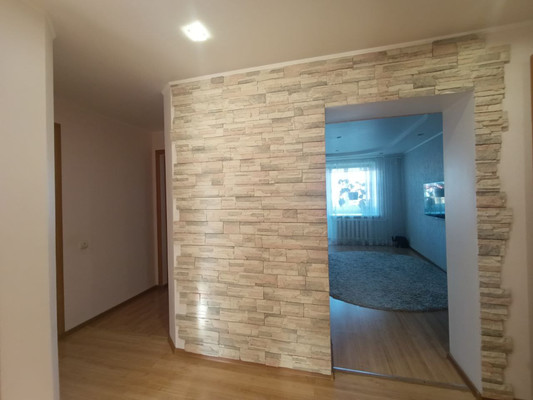 Продам трехкомнатную (3-комн.) квартиру, Свердлова ул, 10, Ишим г