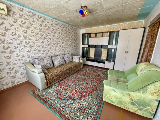 Продам однокомнатную (1-комн.) квартиру, 2-й Микрорайон ул, 18, Эльбан рп