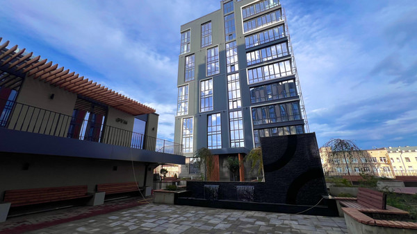 Продам трехкомнатную (3-комн.) квартиру, Горького ул, 31к1, Нальчик г