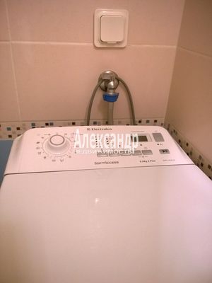 Продам двухкомнатную (2-комн.) квартиру, 2-я Комсомольская ул, 54, Санкт-Петербург г