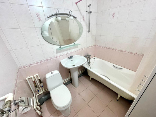 Продам однокомнатную (1-комн.) квартиру, Извилистая ул, 8, Ростов-на-Дону г