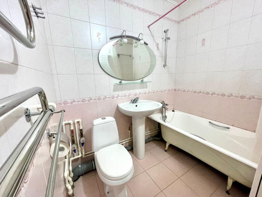 Продам однокомнатную (1-комн.) квартиру, Извилистая ул, 8, Ростов-на-Дону г