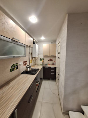 Продам однокомнатную (1-комн.) квартиру, Лучезарная ул, 1б, Волгодонск г