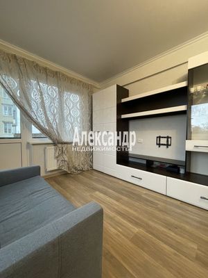 Продам однокомнатную (1-комн.) квартиру, Воскова ул, 3, Сестрорецк г