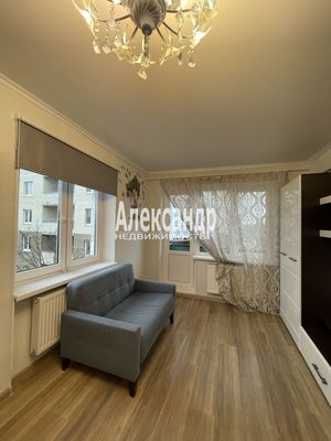 Продам однокомнатную (1-комн.) квартиру, Воскова ул, 3, Сестрорецк г