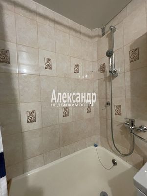 Продам однокомнатную (1-комн.) квартиру, Воскова ул, 3, Сестрорецк г