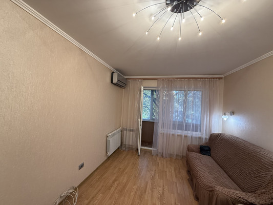 Продам однокомнатную (1-комн.) квартиру, Бела Куна ул, 15, Симферополь г