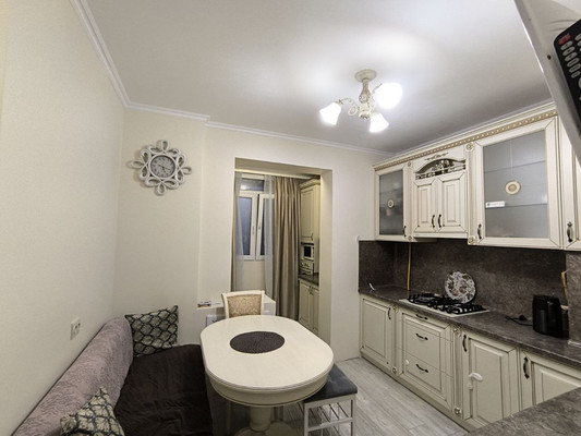 Продам трехкомнатную (3-комн.) квартиру, Балаклавская ул, 55, Симферополь г