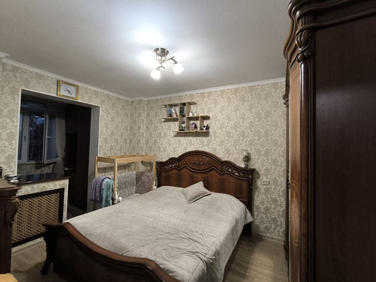 Продам трехкомнатную (3-комн.) квартиру, Балаклавская ул, 55, Симферополь г