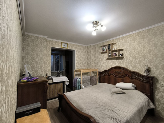 Продам трехкомнатную (3-комн.) квартиру, Балаклавская ул, 55, Симферополь г