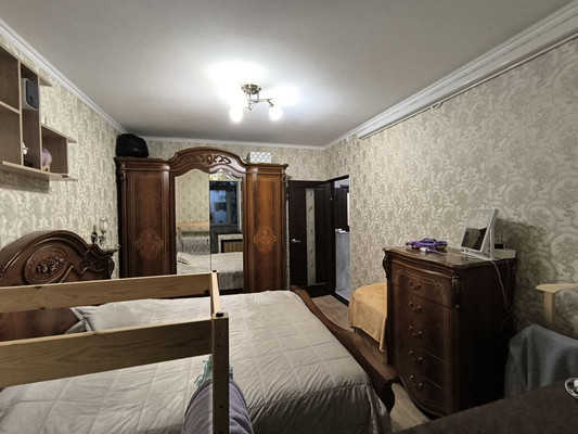 Продам трехкомнатную (3-комн.) квартиру, Балаклавская ул, 55, Симферополь г