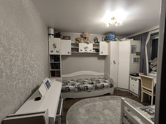 Продам трехкомнатную (3-комн.) квартиру, Балаклавская ул, 55, Симферополь г