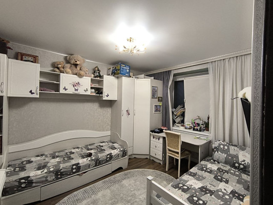 Продам трехкомнатную (3-комн.) квартиру, Балаклавская ул, 55, Симферополь г