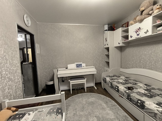 Продам трехкомнатную (3-комн.) квартиру, Балаклавская ул, 55, Симферополь г