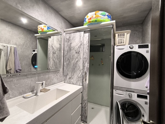 Продам трехкомнатную (3-комн.) квартиру, Балаклавская ул, 55, Симферополь г