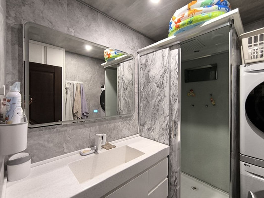 Продам трехкомнатную (3-комн.) квартиру, Балаклавская ул, 55, Симферополь г