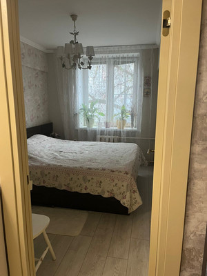 Продам двухкомнатную (2-комн.) квартиру, Кастанаевская ул, 8, Москва г