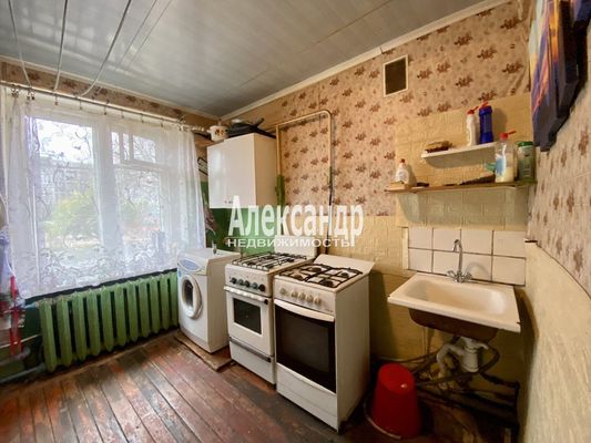 Продам комнату в 5-комн. квартире, Матроса Железняка ул, 3, Санкт-Петербург г