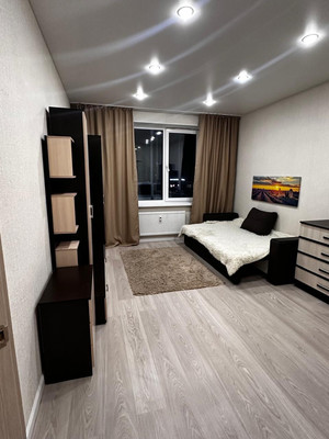 Продам однокомнатную (1-комн.) квартиру, Малиновского ул, 12/2, Всеволожск г