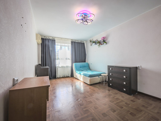 Продам двухкомнатную (2-комн.) квартиру, 1 мкр, 12, Красноперекопск г