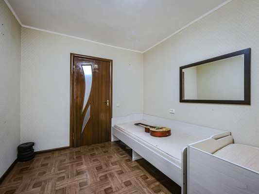 Продам двухкомнатную (2-комн.) квартиру, 1 мкр, 12, Красноперекопск г