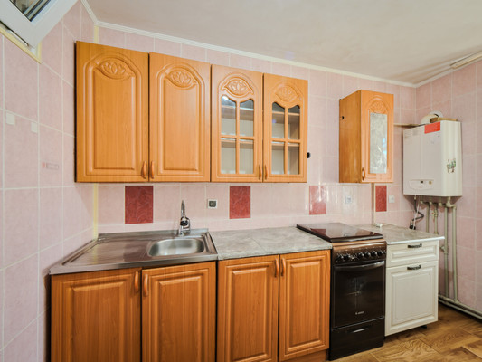 Продам двухкомнатную (2-комн.) квартиру, 1 мкр, 12, Красноперекопск г