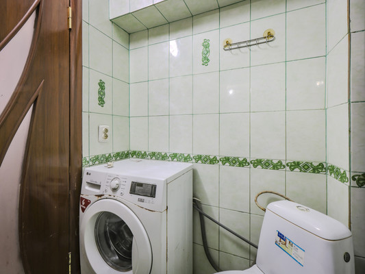 Продам двухкомнатную (2-комн.) квартиру, 1 мкр, 12, Красноперекопск г