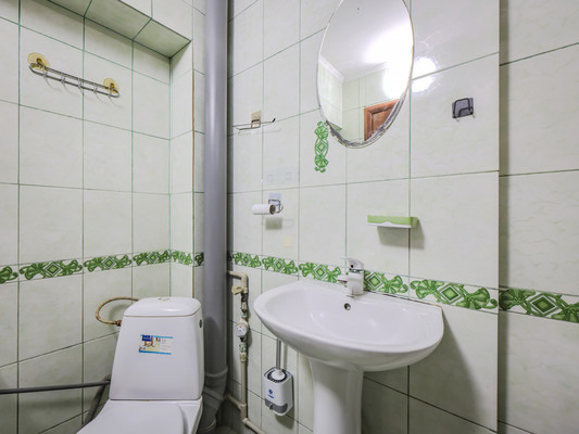 Продам двухкомнатную (2-комн.) квартиру, 1 мкр, 12, Красноперекопск г