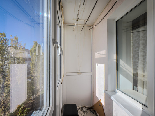 Продам двухкомнатную (2-комн.) квартиру, 1 мкр, 12, Красноперекопск г