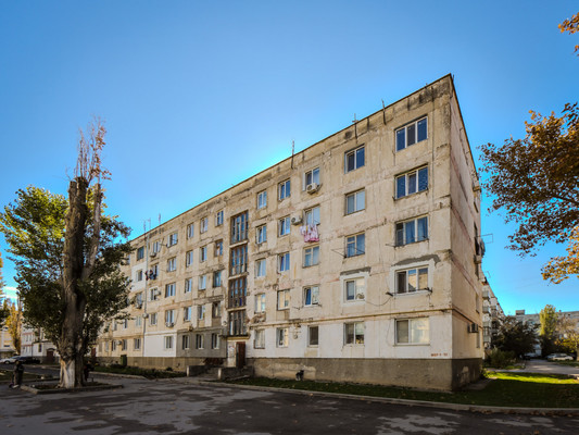 Продам двухкомнатную (2-комн.) квартиру, 1 мкр, 12, Красноперекопск г