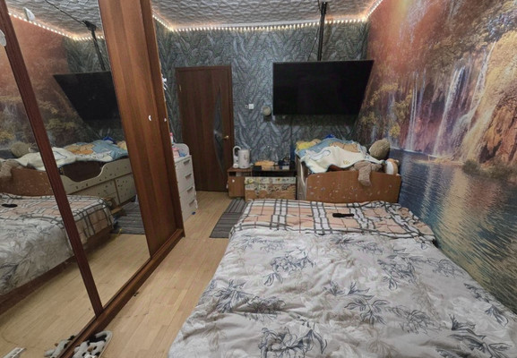 Продам многокомнатную квартиру, Адмирала Руднева ул, 8, Москва г